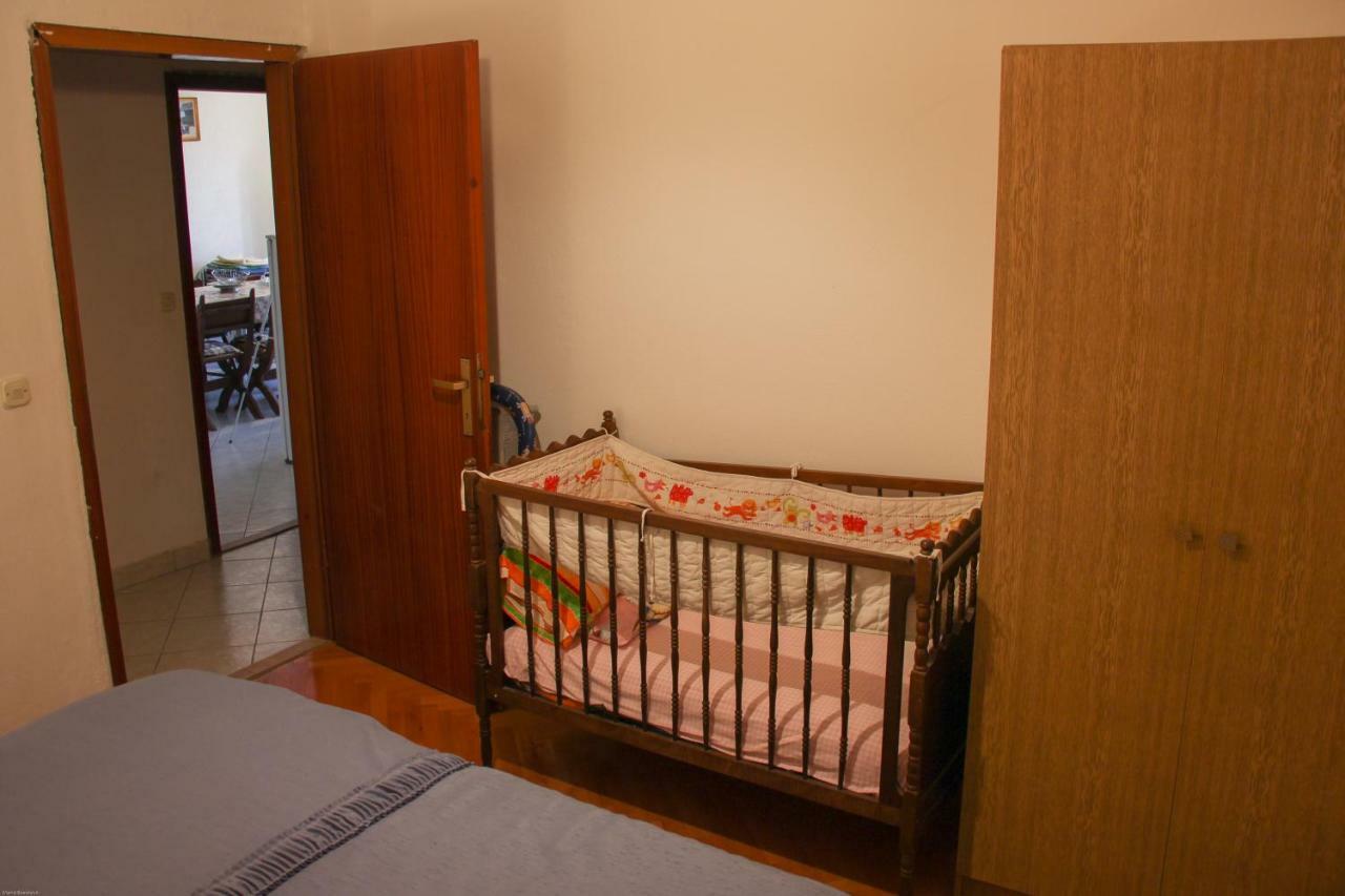 Apartmani Nada Seget Vranjica Eksteriør billede